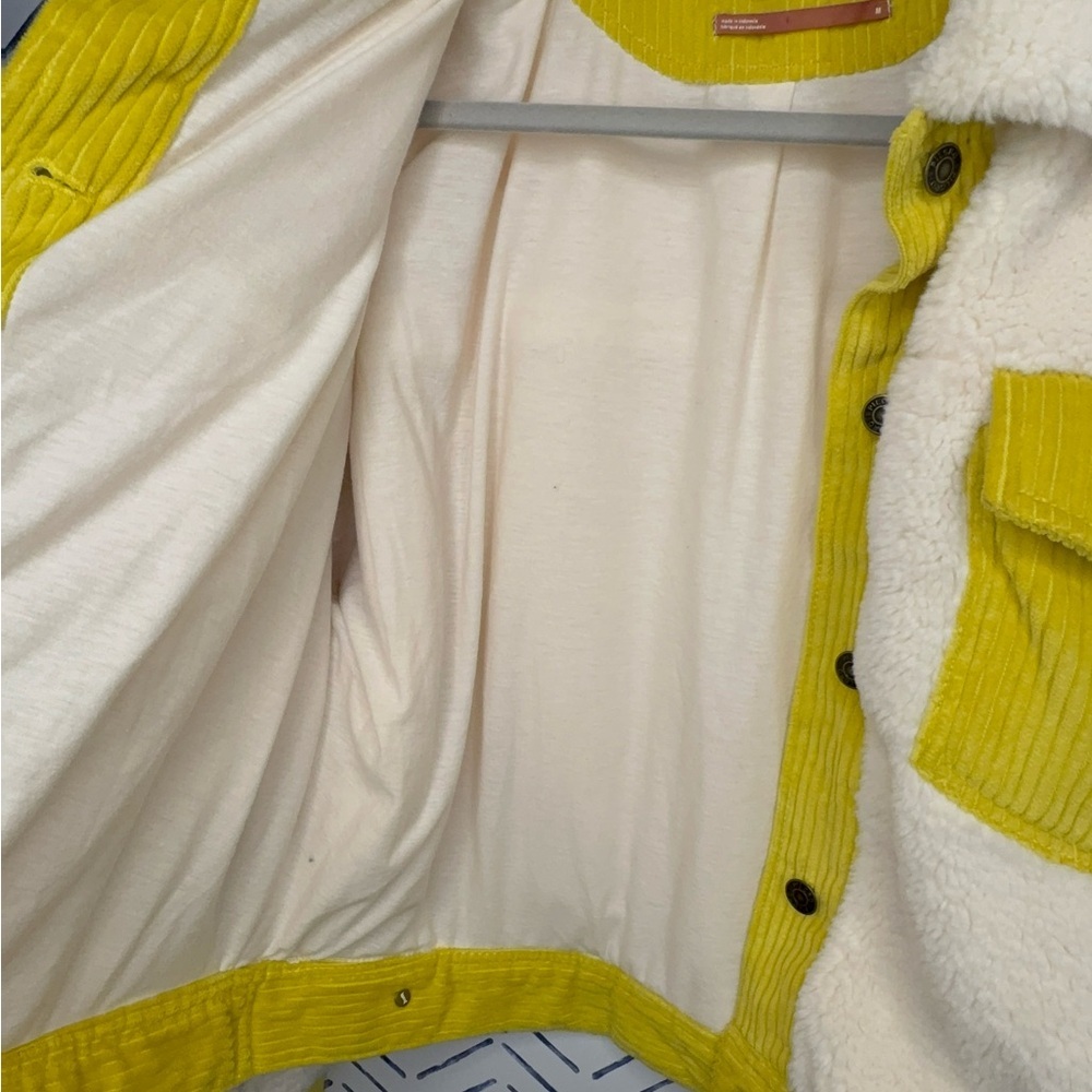 NWOT Leslie Corduroy-Trimmed Sherpa Jacket Yellow White Size M - Picture 5 of 6